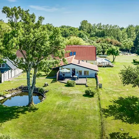 Det Gule Hus Апартаменты *